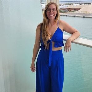 Meet your Posher, Crystal